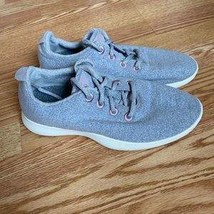 Allbirds Wool Runners size 9 Grey with Rose Gold Lace Gromments